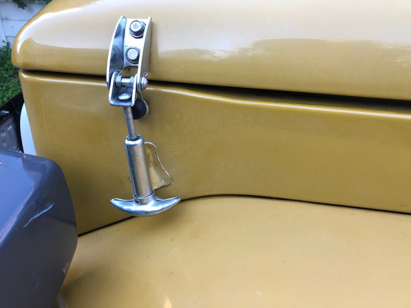 F6港 OEM Hood Catch for '72 to '84 Land Cruiser FJ40 - Set of 2