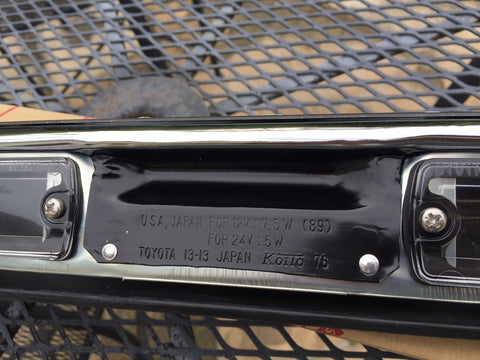 Genuine Toyota Land Cruiser Rear License Plate Lamp Assembly FJ60/62 BJ60 HJ60